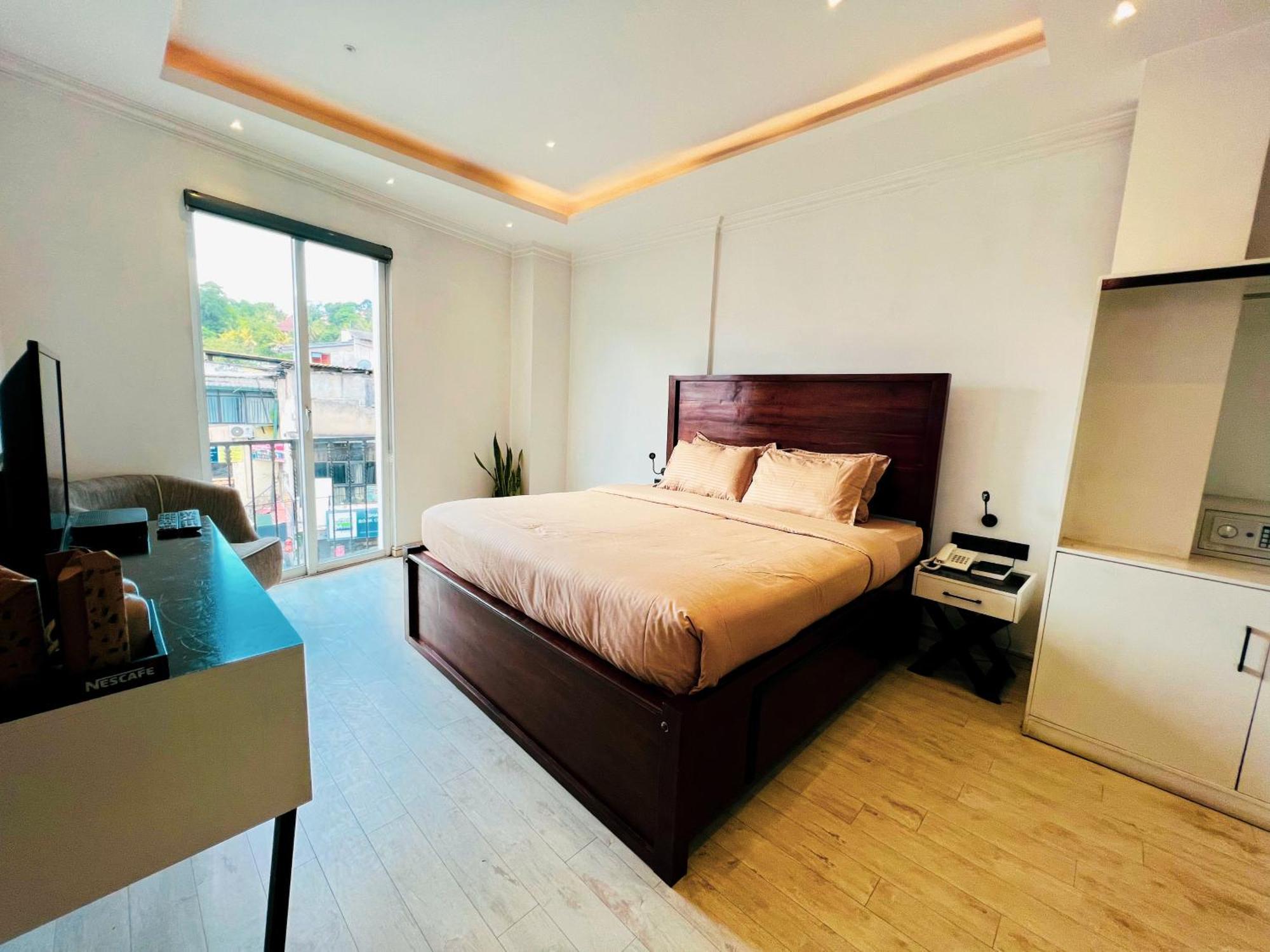 فندق Bed Station 210 كاندي المظهر الخارجي الصورة