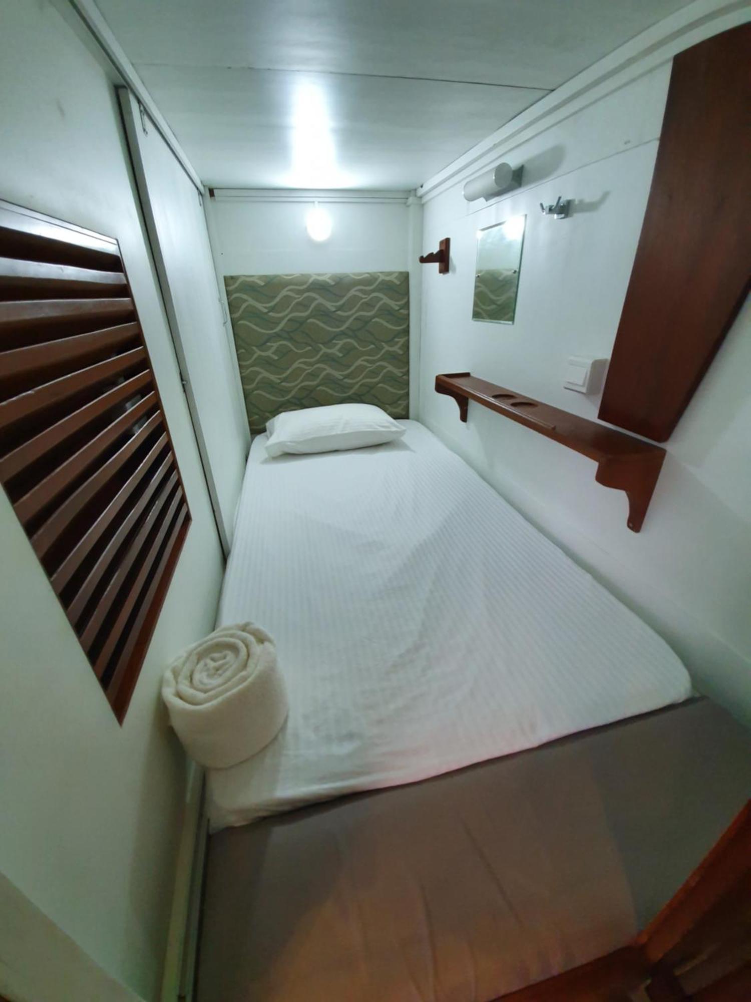 فندق Bed Station 210 كاندي المظهر الخارجي الصورة
