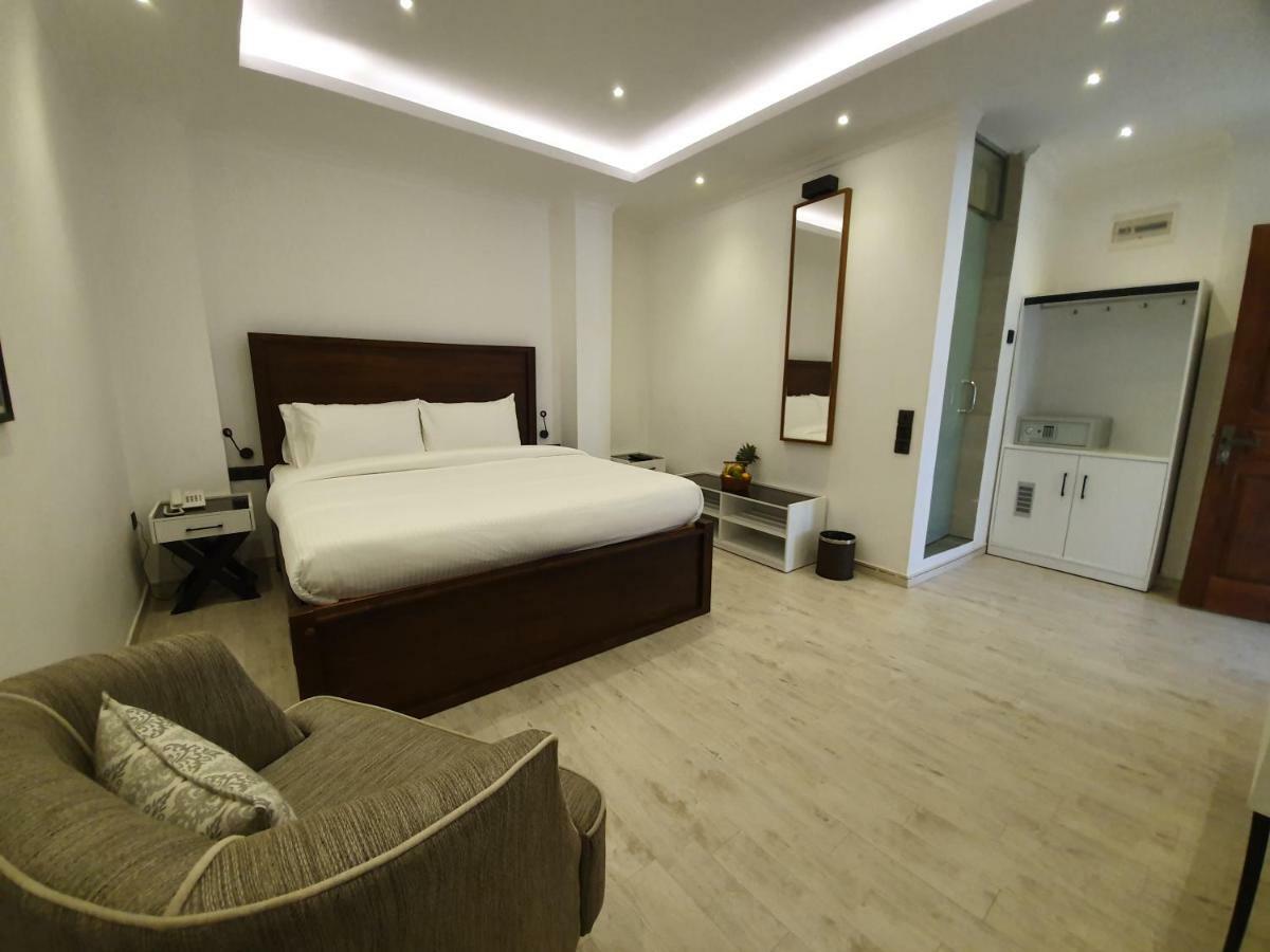 فندق Bed Station 210 كاندي المظهر الخارجي الصورة